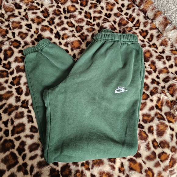 Nike Other - Nike Men Green Sweatpants